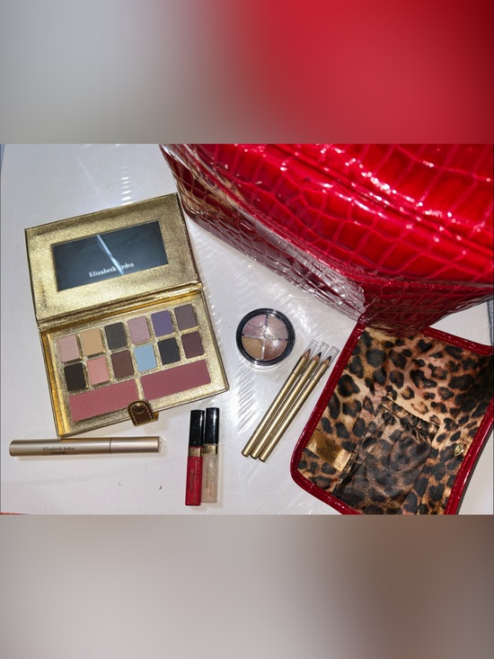 Elizabeth Arden Other - NWT Elizabeth Arden Gold Makeup Palette with Red Gloss & Red Croc Bag